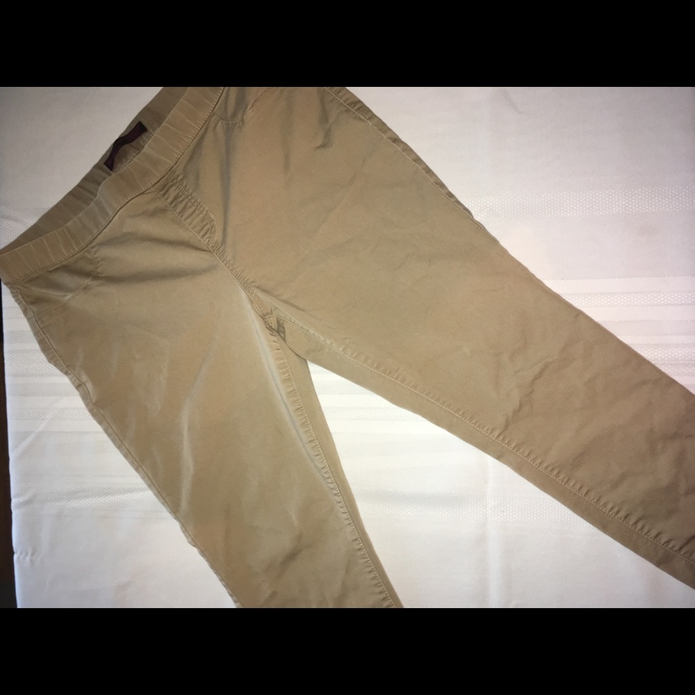 Women’s khaki skinny leg